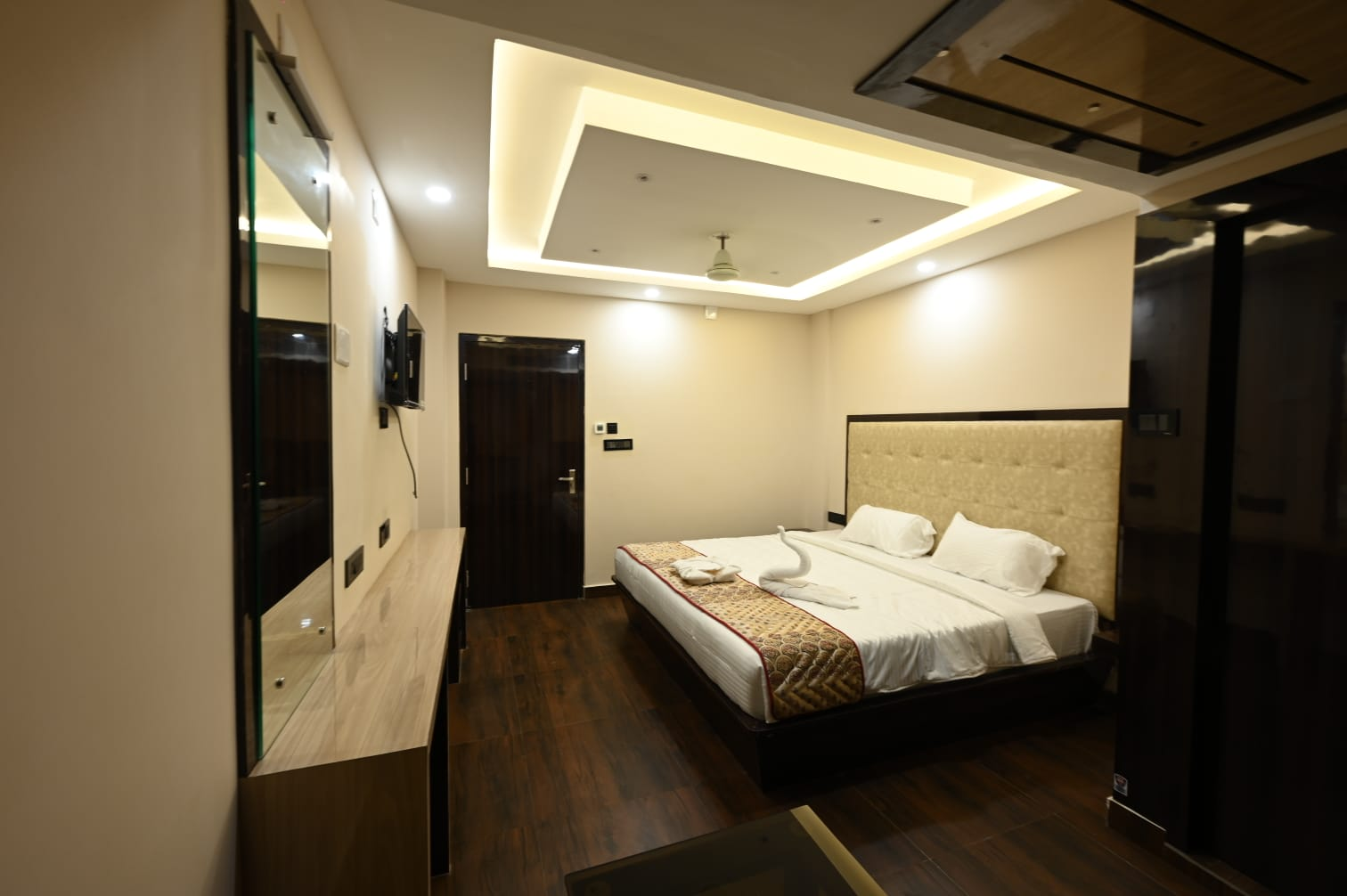 Paribar Sea View Room room